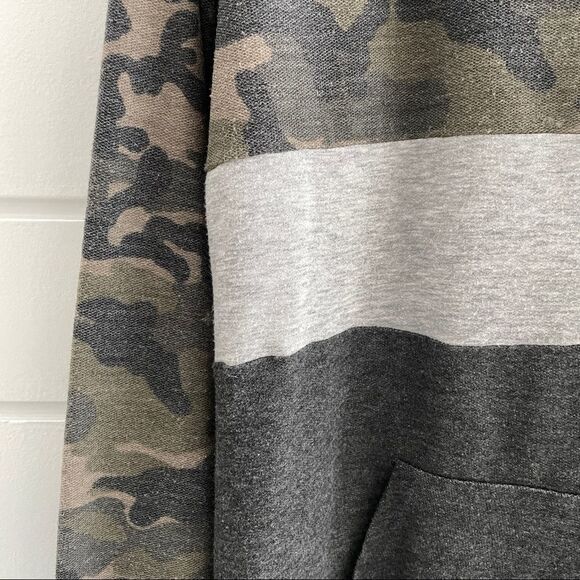 Grateful Hearts Camouflage Colorblock Hoodie Pullover Sweatshirt Size Large - Picture 5 of 7